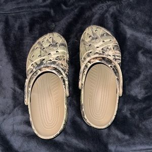 Realtree camo crocs